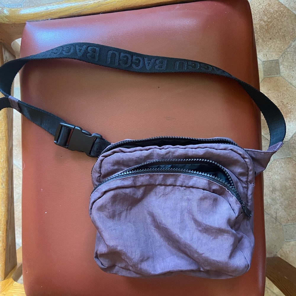 BAGGU Fanny pack- raisin